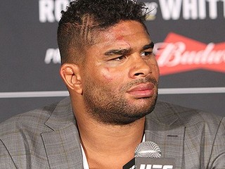 Overeemovi neprekáža, že bude bojovať len na predzápasoch