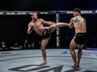 Organizácia ONE FC zaviedla Muay Thai zápasy s hybridnými pravidlami