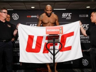 Yoel Romero nespravil váhu! Odveta s Whittakerom v ohrození