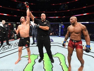 Výhra Whittakera = výhra aj pre UFC a strednú váhu (komentár)