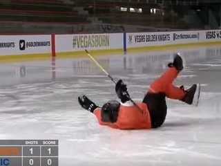 Miocic a Cormier ako hokejisti