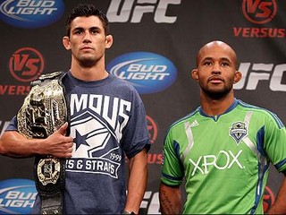 Na obzore sa črtá "superzápas"