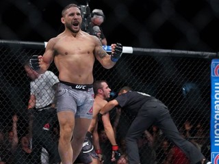 Chad Mendes skvelým návratom po dva a pol roku ešte viac vystužil nabitú pérovú váhu