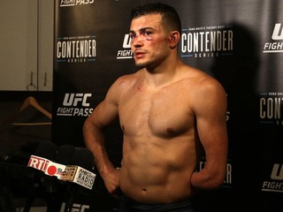 Nick Newell nevyužil svoju šancu, s Munozom prehral na body