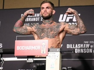 Cody Garbrandt v deň zápasu vážil rovnako ako Demetrious Johnson
