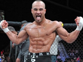 Bellator má záujem o služby Eddieho Alvareza