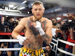 McGregor posiela odkaz Khabibovmu otcovi: „Trasúci sa zbabelec."