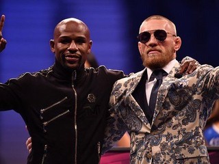 Floyd Mayweather pred UFC 229 pozýva Conora McGregora na tréning do svojho gymu