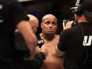 Daniel Cormier má před sebou náročné shazování