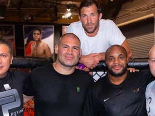 Javier Mendez vysvetľuje, ako znížil počet zranení v AKA skoro o 50 percent