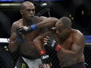 Jon Jones chce rozdrtit Cormierovo sebevědomí