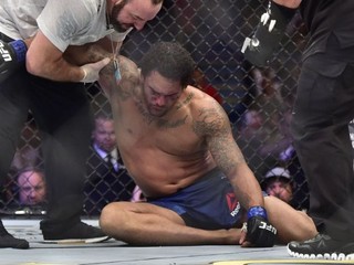 Eryk Anders nechal v bitvě vše