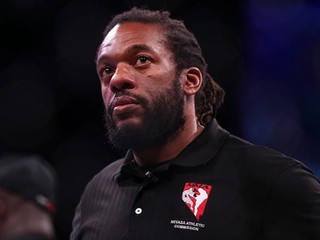 Zvrat udalostí pokračuje, zranil sa Herb Dean
