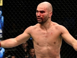 Artem Lobov si vyskúša „box bez rukavíc", vyzve ho bývalý kolega z UFC