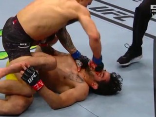 Renan Barao vs. Luke Sanders (video ukončenia)