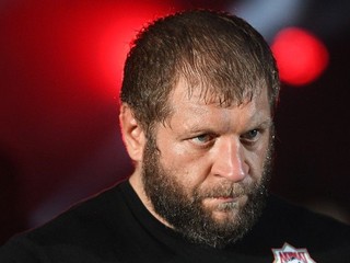 Aleksander Emelianenko bol zatknutý, spôsobil dopravnú nehodu pod vplyvom alkoholu