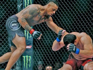 „Chcem vidieť tých deväť chlapov, ktorých porazil,“ hovorí White o Smoliakovovi. Je medzi nimi aj Slovák