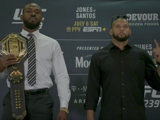 Jon Jones nemá obavy zo sily Thiaga Santosa: Nie som ním príliš znepokojený