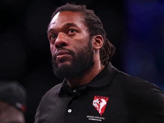 Rozhodcovia pre hlavné zápasy UFC 239 sú známi. Koľko dostanú zaplatené?