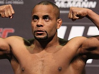 Neuveríte, akého súpera údajne dostal Daniel Cormier ako náhradu za Jonesa!