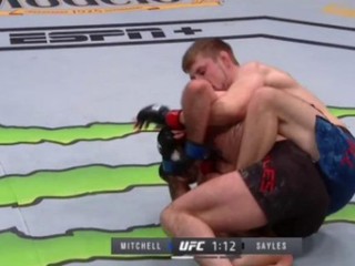Len druhý twister v dejinách UFC: Naučil som sa to na YouTube (video)