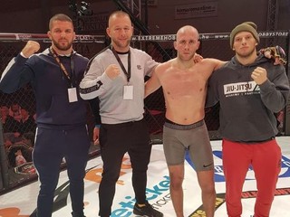 Cage Fighting - Fight Night: Duba víťazne medzi profíkmi, Rajnoch s tesnou prehrou