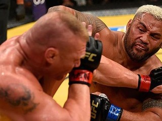 Mark Hunt sa vo veľkom pustil do UFC, volá po asociácii bojovníkov