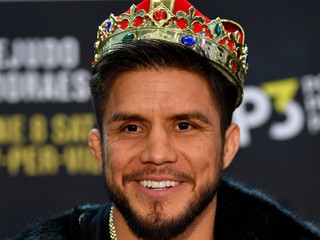 Cejudo ponúka Aldovi sobáš na vyriešenie problémov s vízami