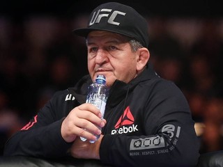 Khabibov otec je opäť v kóme