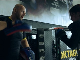 Monika Chochlíková a jej prvý MMA tréning v OFA