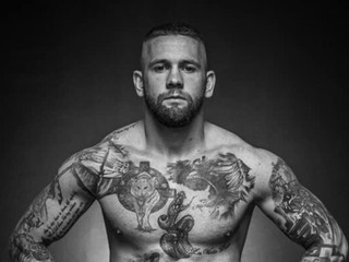 Špinu naňho hádzať nebudem, ani ho urážať, reaguje Vlasto Čepo na Peňázové odstúpenie