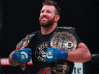 Ryan Bader bude obhajovať titul proti bývalému súperovi Jiřího Procházku