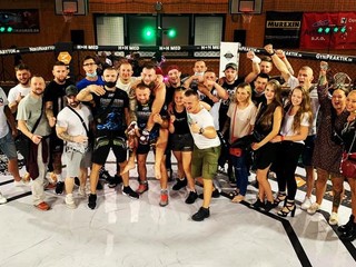 Križanovič v hlavnom zápase CFT3 porazil Pajtinu, v klietke mal kuriózny problém 