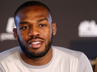 Jon Jones doplatil na poruchu erekcie