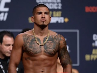 Nechcel skončiť ako Anderson Silva, tvrdí o odchode z UFC Pettis