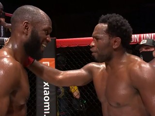 Oktagon 21: Miestami exhibičné prvky,  napokon split decision pre „Apolla“ Silvu