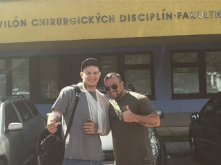 Robo Pukač zasa zranený