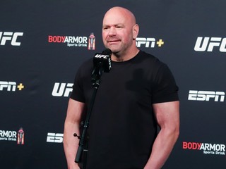 White pracuje na súboji, ktorý by mal rozhodnúť o ďalšom titulovom vyzývateľovi weltrovej váhy