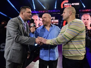 Fedor Emelianenko sa vracia, postaví sa mu Matt Mitrione