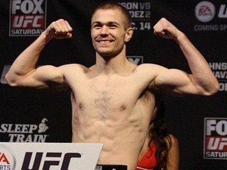 Michael McDonald je na dne, nemôže si dovoliť prijať zápas v UFC