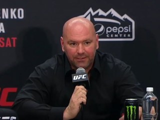 Dana White vracia úder