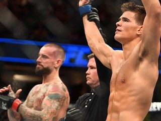 Mickey Gall zverejnil fotku veľkej tržnej rany, ktorá ho skoro pripravila o kariéru v UFC