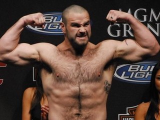 UFC veterán Tim Hague tragicky zahynul vo veku 34 rokov!