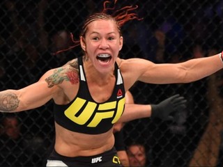 Tŕnistá cesta Cris ´Cyborg´ (komentár)