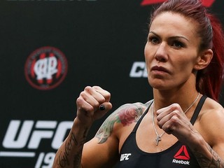 Cris Cyborg získala boxerskú licenciu v štáte Kalifornia!