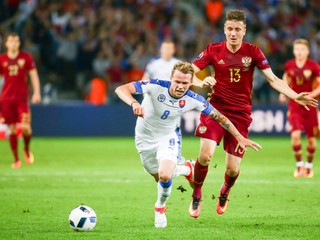 Rusko má veľa problémov a je zraniteľné. Aj remíza bude dobrá, tvrdí novinár