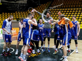 Spišskí Rytieri oslavujú triumf v Slovenskom pohári.