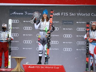 Lara Gutová-Behramiová, Petra Vlhová a Michelle Gisinová - tri najlepšie lyžiarky sezóny.