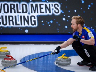 Reprezentant Švédska Niklas Edin na MS v curlingu 2021.