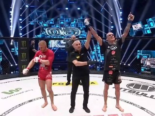 KSW 60: Barborík v druhom kole víťazí na škrtenie!